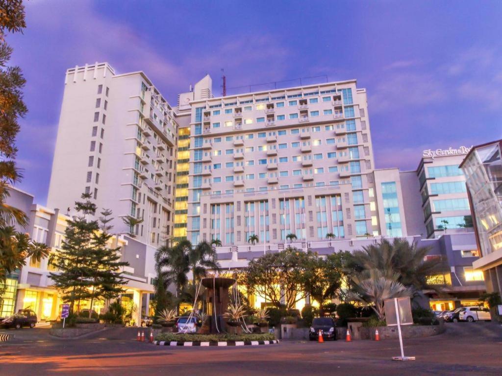 Claro Makassar Hotel & Convention Екстериор снимка